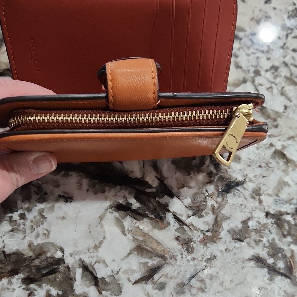 Coach Tan Leather Wallet with Gold Accent - Picture 4 of 6